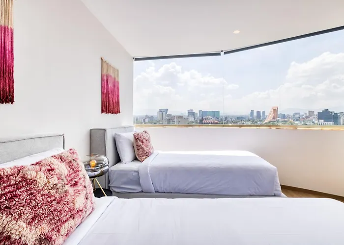 Uliv Polanco 4*